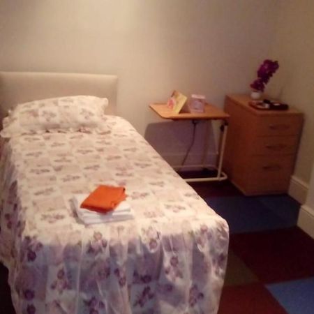 Carer 4 You Residential Home Upholland Kültér fotó