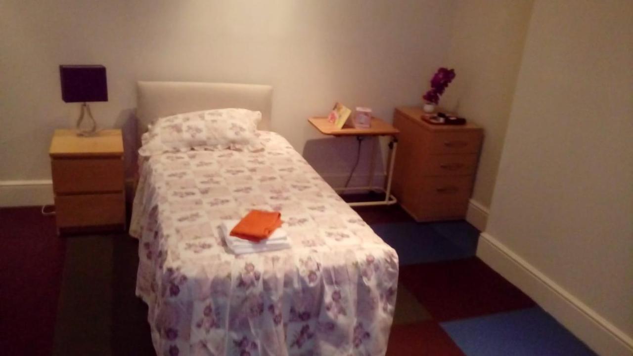 Carer 4 You Residential Home Upholland Kültér fotó