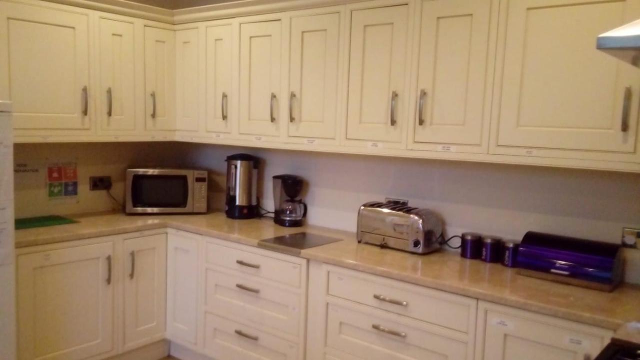 Carer 4 You Residential Home Upholland Kültér fotó