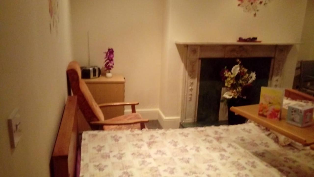 Carer 4 You Residential Home Upholland Kültér fotó