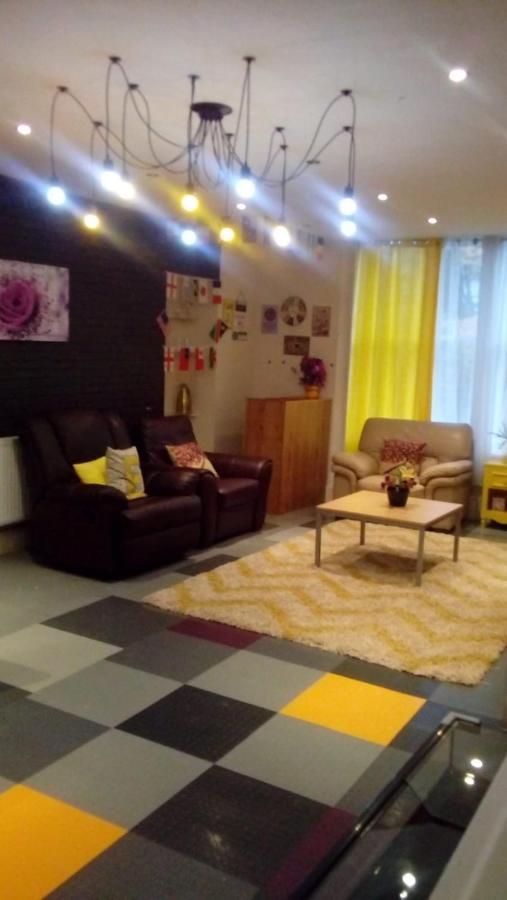 Carer 4 You Residential Home Upholland Kültér fotó